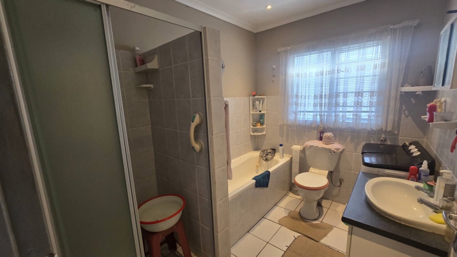 2 Bedroom Property for Sale in Protea Village Western Cape